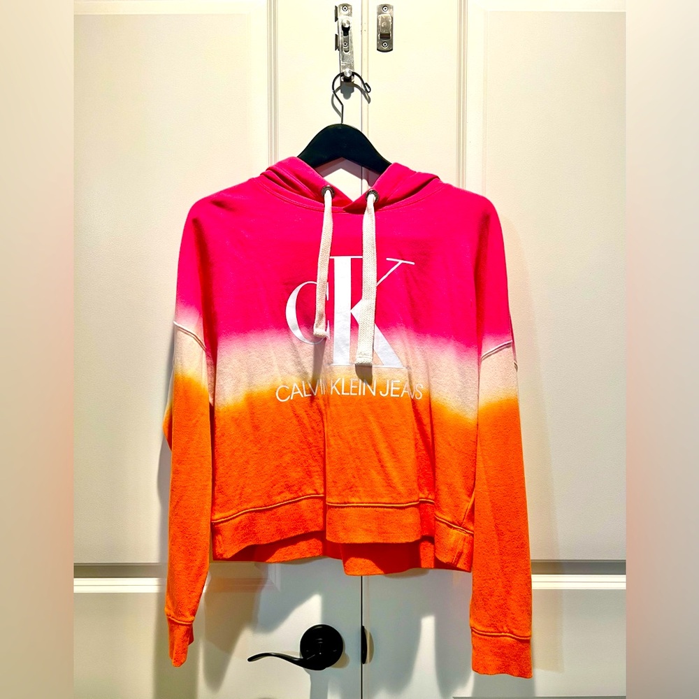 Calvin Klein tie dye cropped women’s hoodie. Worn one time.